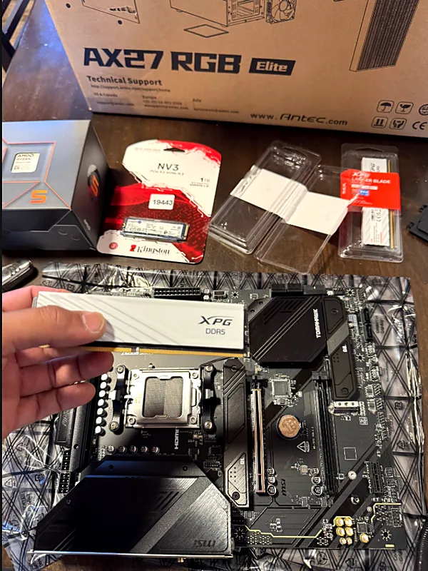 Instalación de una memoria DDR5 en la placa madre